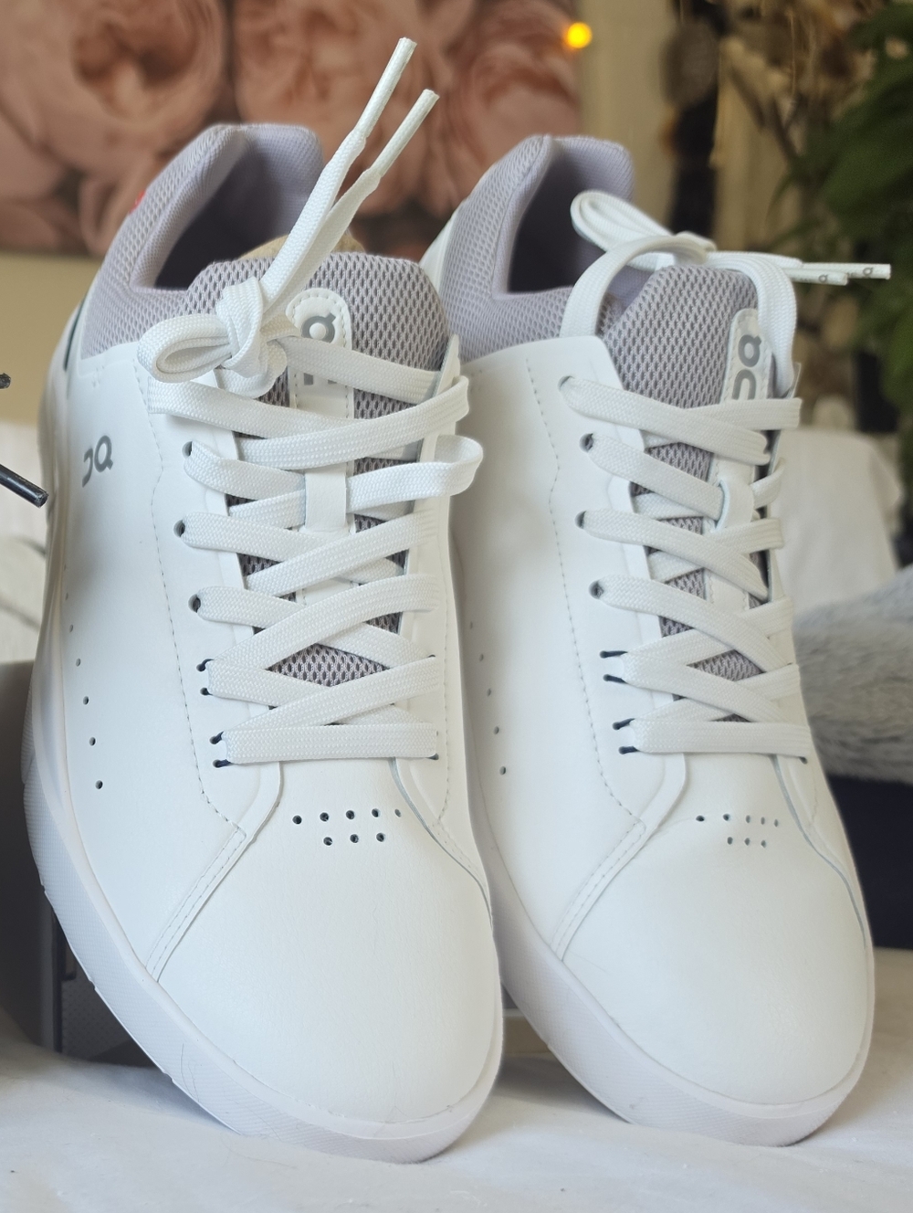 NEW On Cloud Roger Women's White & Lilac Sneakers